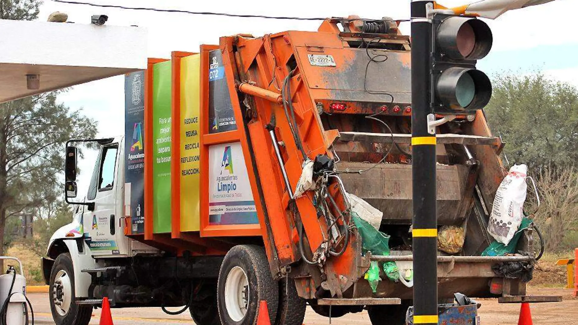 camion recolector de basura